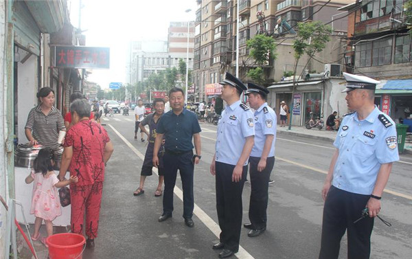 淮南潘集區(qū)人民政府夏多明副區(qū)長實地督導檢查文明城市創(chuàng)建工作