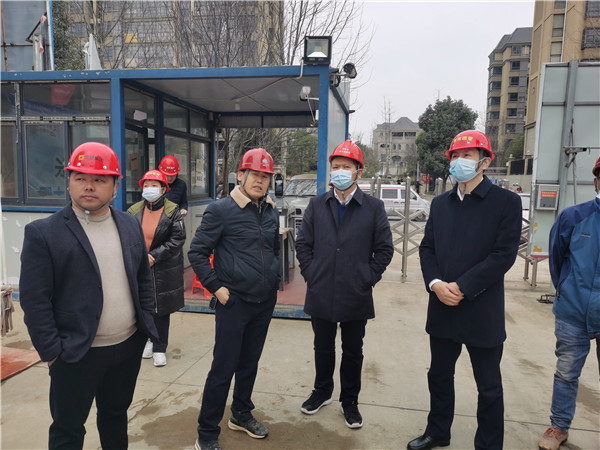 淮南：徐輝帶隊(duì)檢查建筑工地安全生產(chǎn)、揚(yáng)塵防治和常態(tài)化疫情防控工作