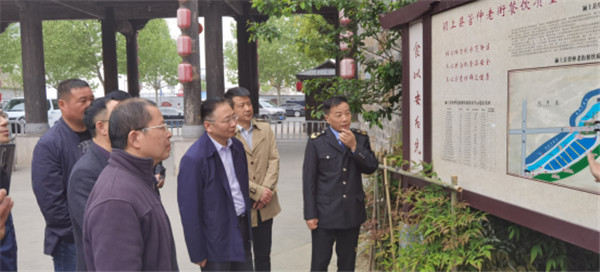 淮南市局組織赴潁上管仲老街學(xué)習(xí)省級(jí)餐飲質(zhì)量安全街區(qū)創(chuàng)建工作